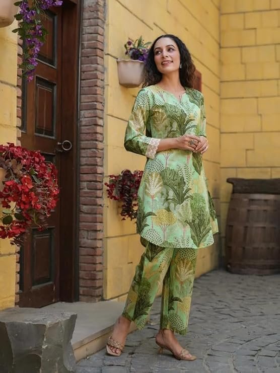 Women's Cotton Blend Green Printed V-Neck Co-ord Set - Image 6